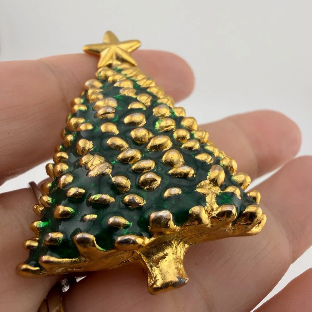 Gold Tone Green Christmas Tree Brooch Enamel Star Pin